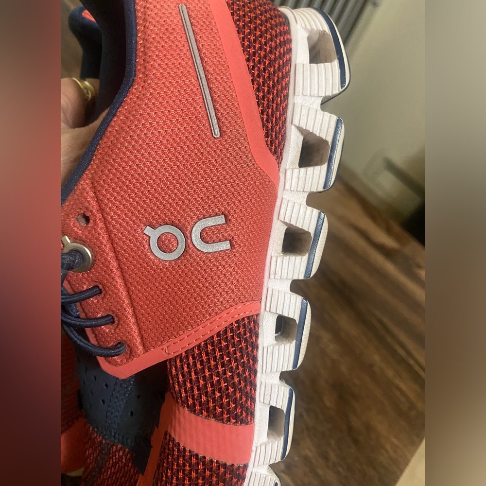 On Running Women's Athletic Shoes - Picture 7 of 9